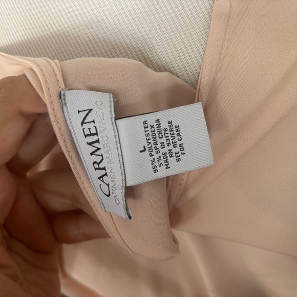 Elegant Blush Blouse with Side Detail - Picture 5 of 7